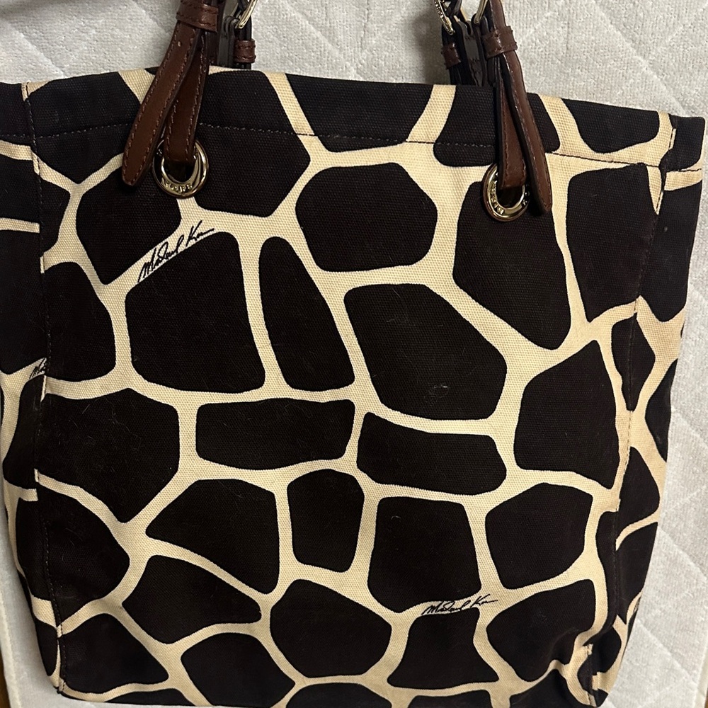 Michael Kors Giraffe Pattern Tote with Dark Brown Handles - Picture 4 of 5